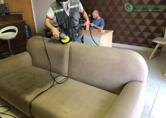 Cách diệt mạt bụi trên sofa Hà Nội (6)