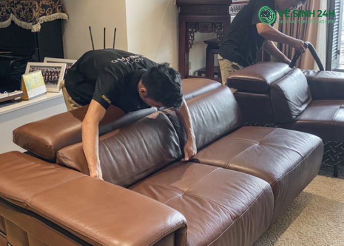 Cách tẩy vết mực trên sofa da tại nhà (7) Cách tẩy vết mực trên sofa da tại nhà (7)