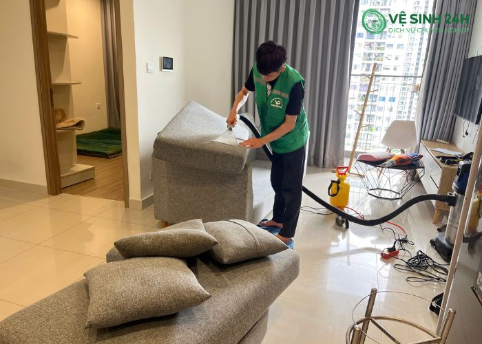 Khử mùi nước tiểu trẻ em trên sofa (7) Khử mùi nước tiểu trẻ em trên sofa (7)