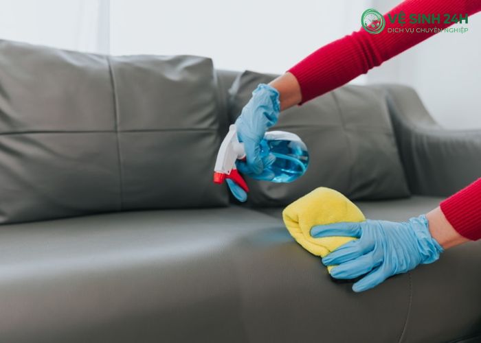 Tẩy vết mốc trên ghế sofa lâu ngày (2) Tẩy vết mốc trên ghế sofa lâu ngày (2)