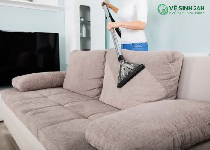 Xử lý sofa nỉ bị đổ cà phê (5) Xử lý sofa nỉ bị đổ cà phê (5)