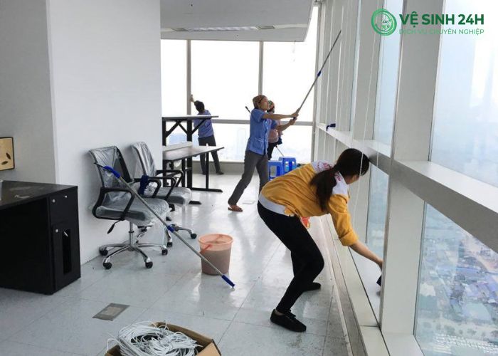 Bảng giá vệ sinh công nghiệp Hà Nội (3) Bảng giá vệ sinh công nghiệp Hà Nội (3)