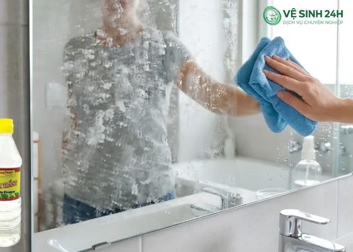 Cách làm sạch cặn canxi trên kính phòng tắm (5) Cách làm sạch cặn canxi trên kính phòng tắm (5)