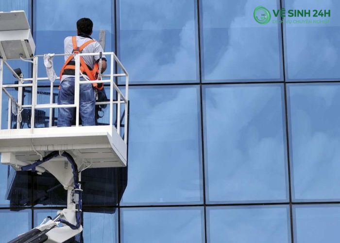 Dụng cụ lau kính nhà cao tầng chuyên dụng (4) Dụng cụ lau kính nhà cao tầng chuyên dụng (4)