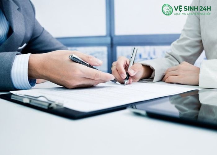 Mẫu hợp đồng dịch vụ vệ sinh công nghiệp (4) Mẫu hợp đồng dịch vụ vệ sinh công nghiệp (4)