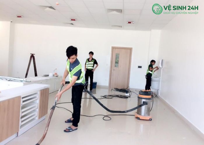 Quy trình vệ sinh nhà sau xây dựng (3) Quy trình vệ sinh nhà sau xây dựng (3)